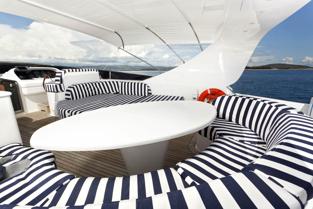 ADRIATIC BLUES - Sundeck dining.jpg