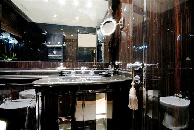 AFRICAN CAT - Guest Stateroom ensuite 2.jpg