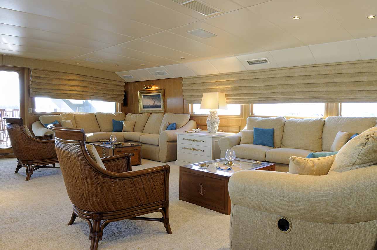 AI - Saloon 2.jpg