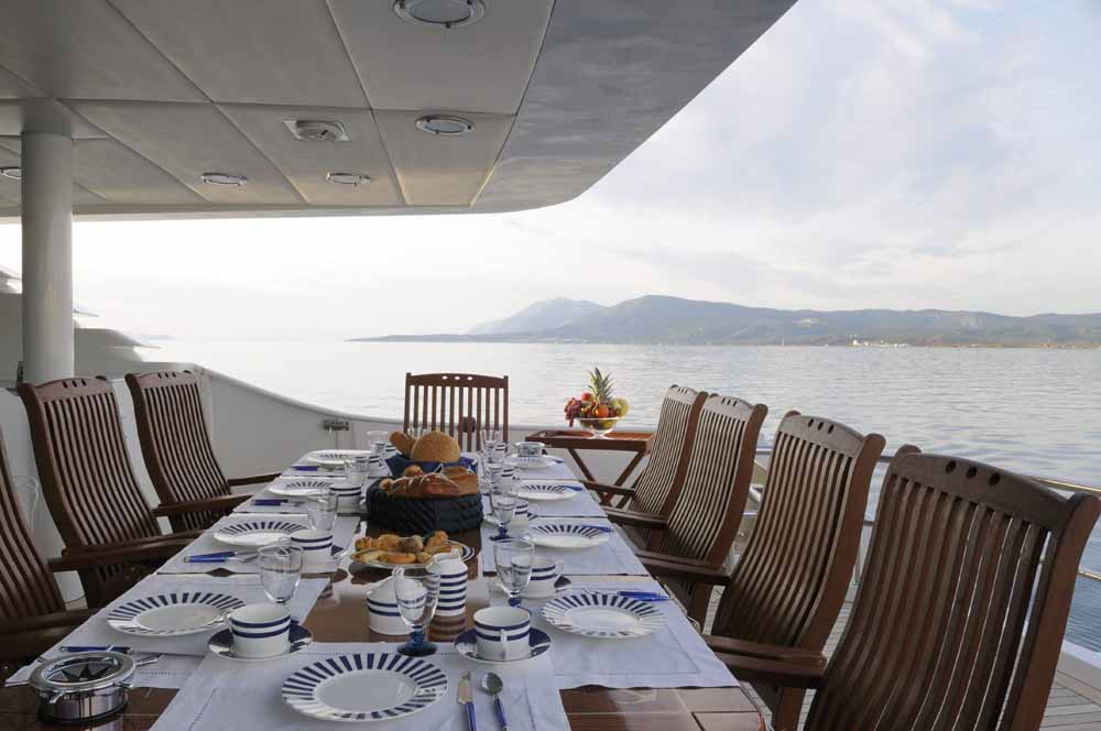 AI - Upper Deck Breakfast Table 3.jpg