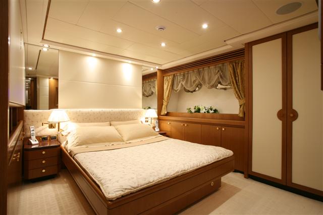 ALFA XII - VIP Stateroom.jpg