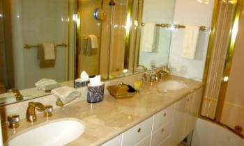 ANDIAMO 76 Lazzara -  Master Ensuite.jpg