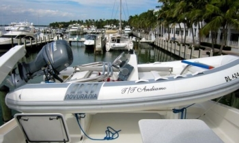 ANDIAMO 76 Lazzara -  Tender.jpg