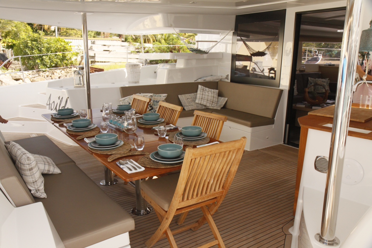 AOIBH - Alfresco dining.jpg
