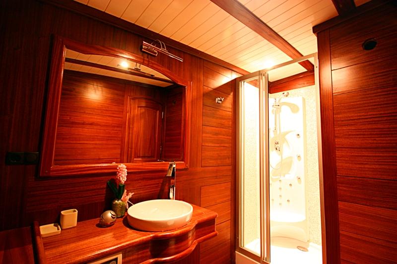 ARYF KAPTAN A Bathroom.jpg