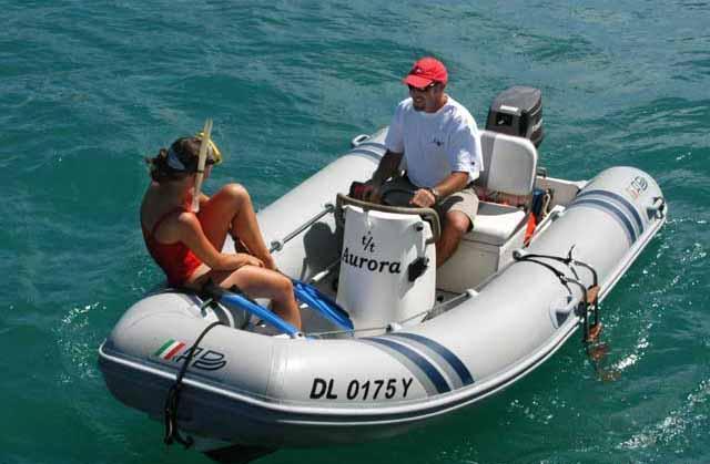 AURORA 67ft -  Tender.jpg