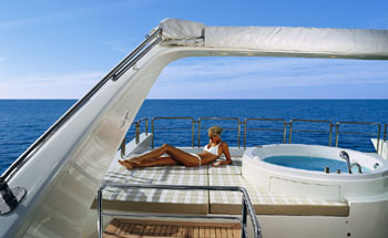 AZIMUT 98 - Flybridge and Spa Pool.jpg