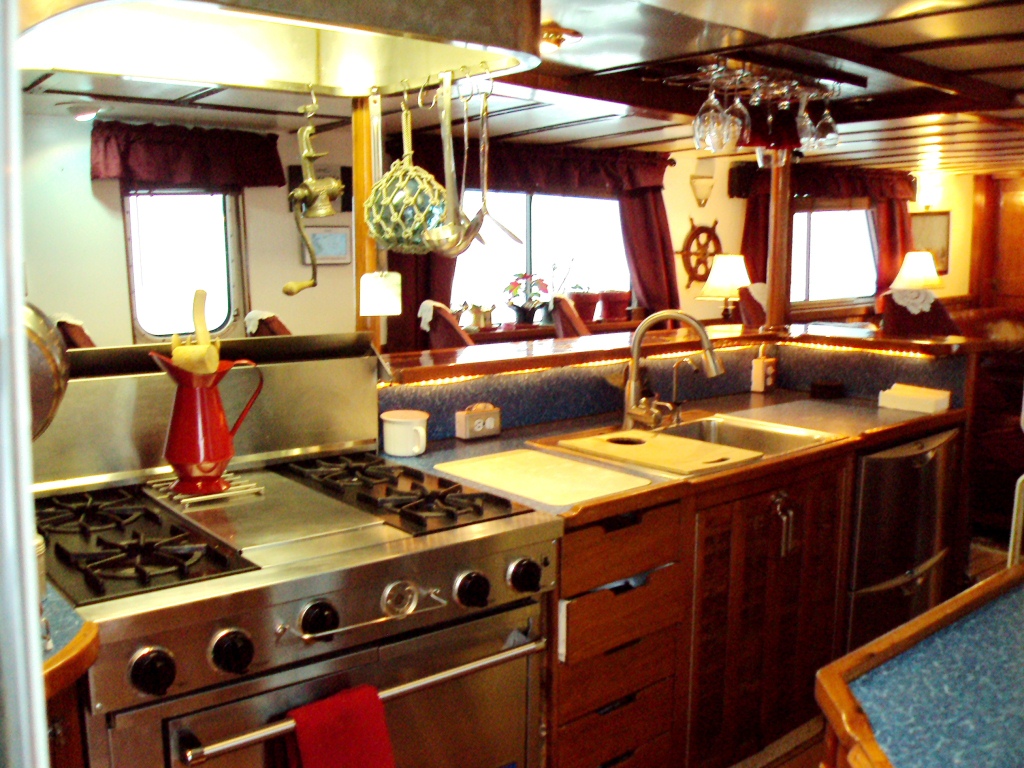 Alaska Pirates Pride (APP) - Galley.jpg