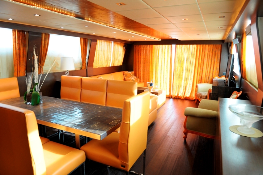 Andea -  Saloon Dinning.jpg