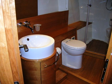 Antares III -  Master bath.jpg