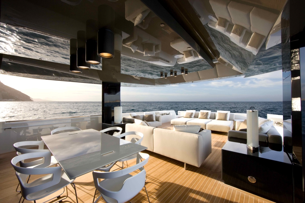 Arcadia Yachts SOLAR - Aft Deck.jpg