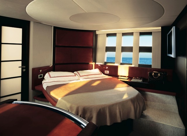 Azimut 62S -  Master Cabin.jpg