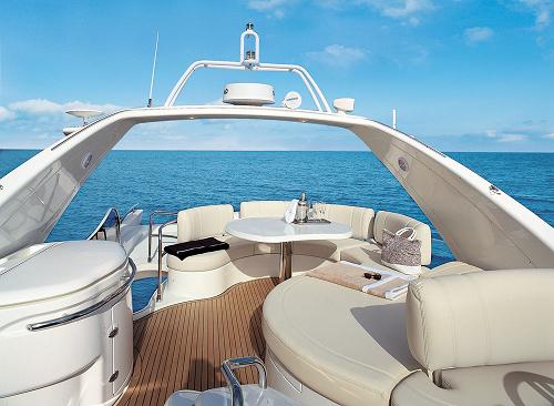 Azimut 68 Flybridge.jpg