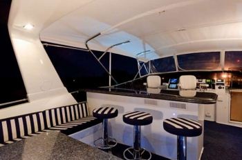 BAMA BREEZE -  Flybridge Bar.jpg