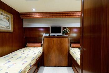 BAMA BREEZE -  Twin Cabin.jpg