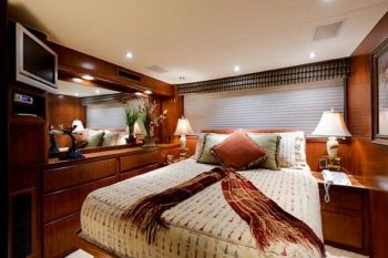 BAMA BREEZE -  VIP Cabin.jpg
