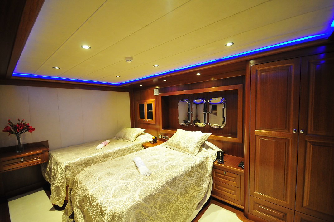 BIG BOSS Twin cabin.jpg