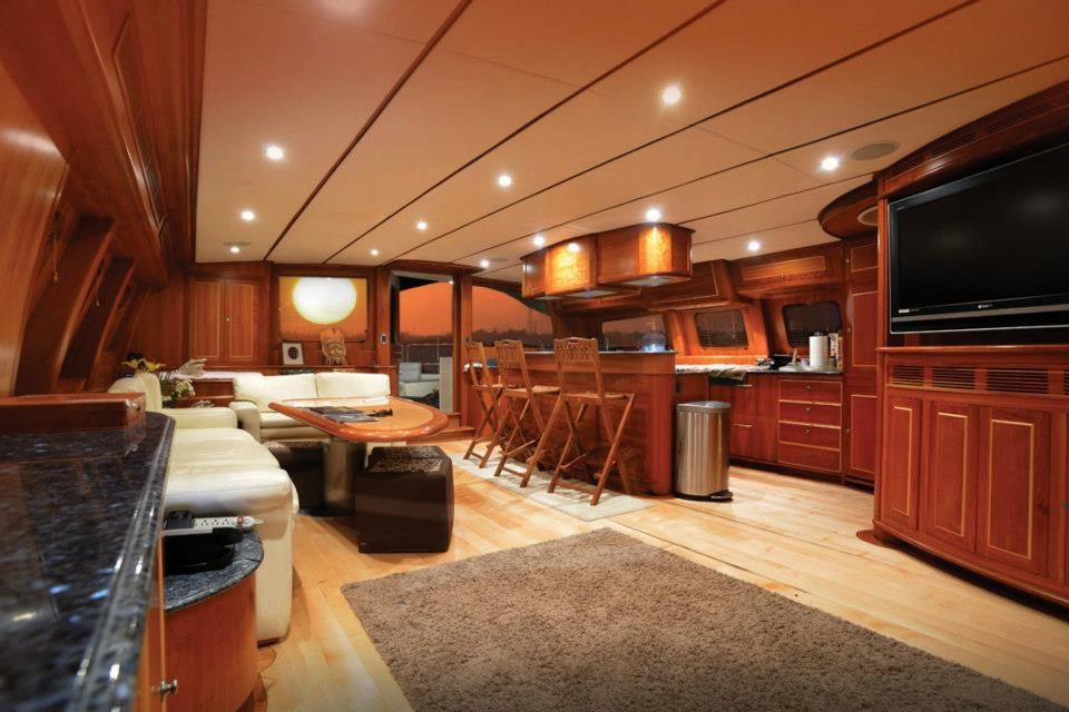 BOLDER WON - Main salon.JPG