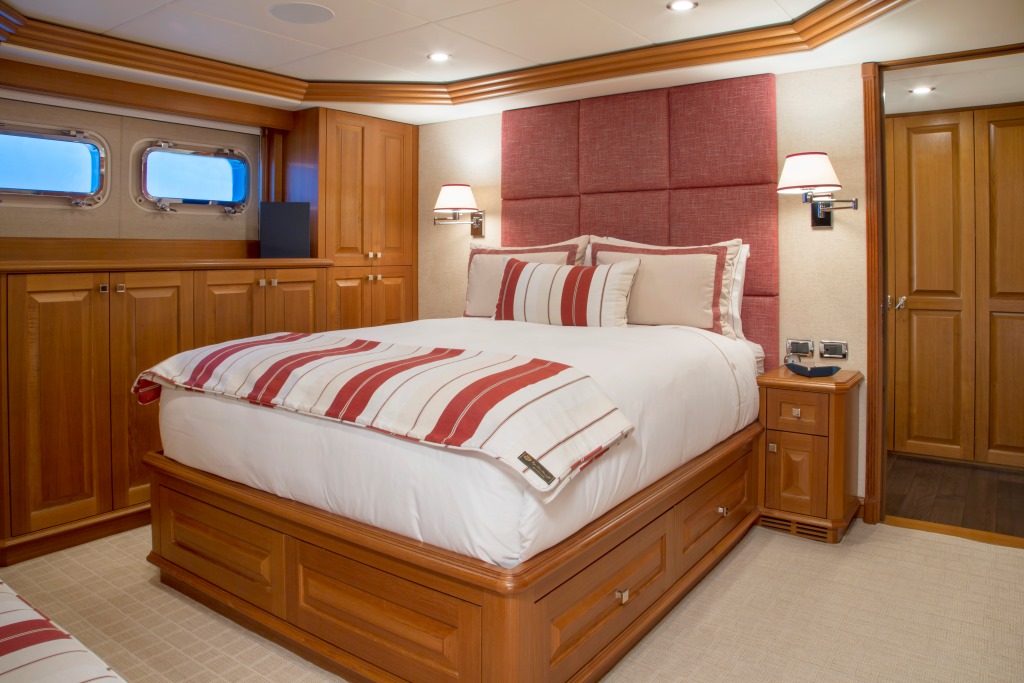 BROADWATER - Guest cabin 1.jpg
