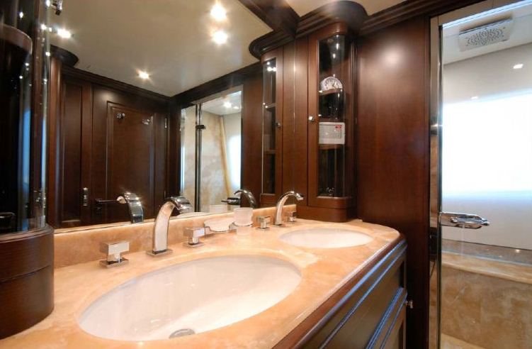 Benetti 122 Motor yacht -  Master Ensuite.jpg