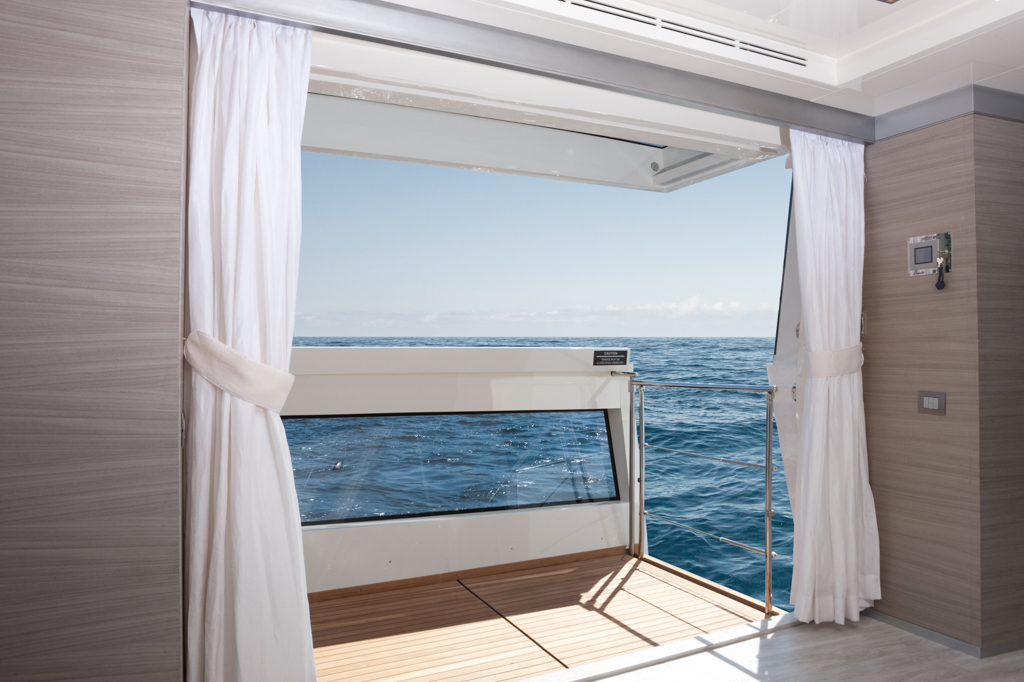 Benetti Motor Yacht Veloce 140 - Balcony.jpg