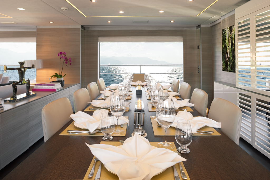 Benetti Motor Yacht Veloce 140 - Dining.jpg