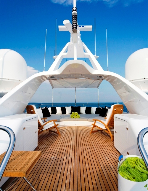 Benetti SALU Sundeck.jpg