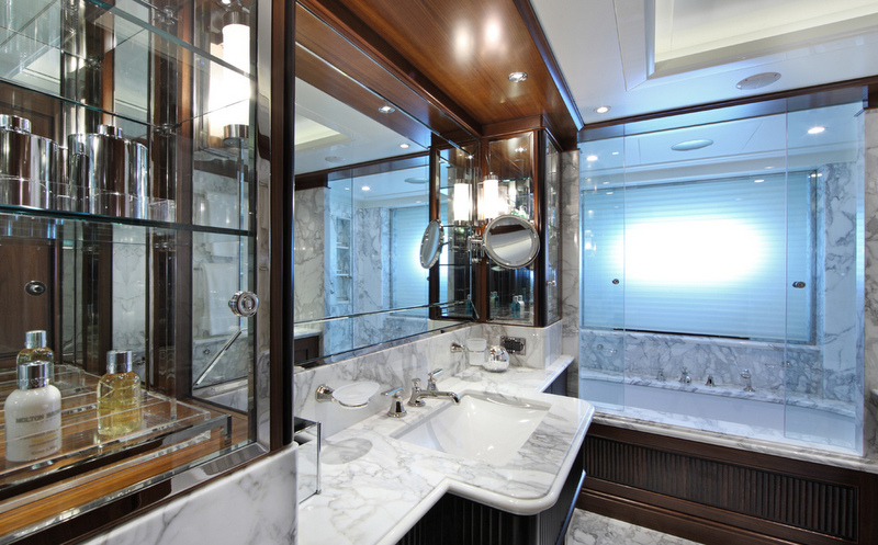 Benetti Seanna megayacht Bathroom-001.jpg
