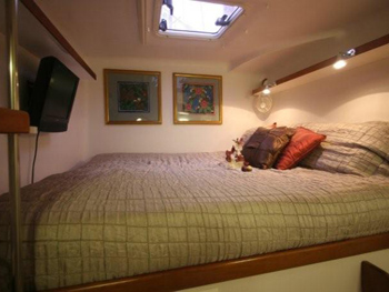 Braveheart - Forward cabin.jpg