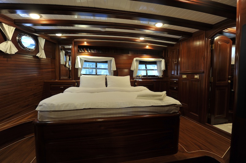 CLARISSA - Master cabin.jpg