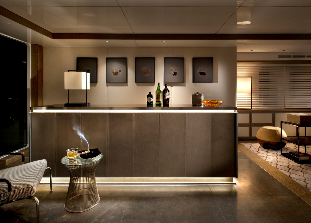 CMB Motor yacht ORIENT STAR - Skylounge bar.jpg