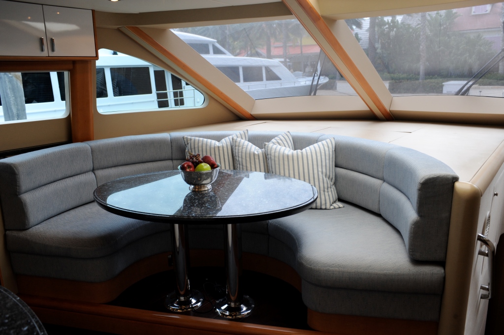 COLD GECKO. -  Country Kitchen Seating.jpg