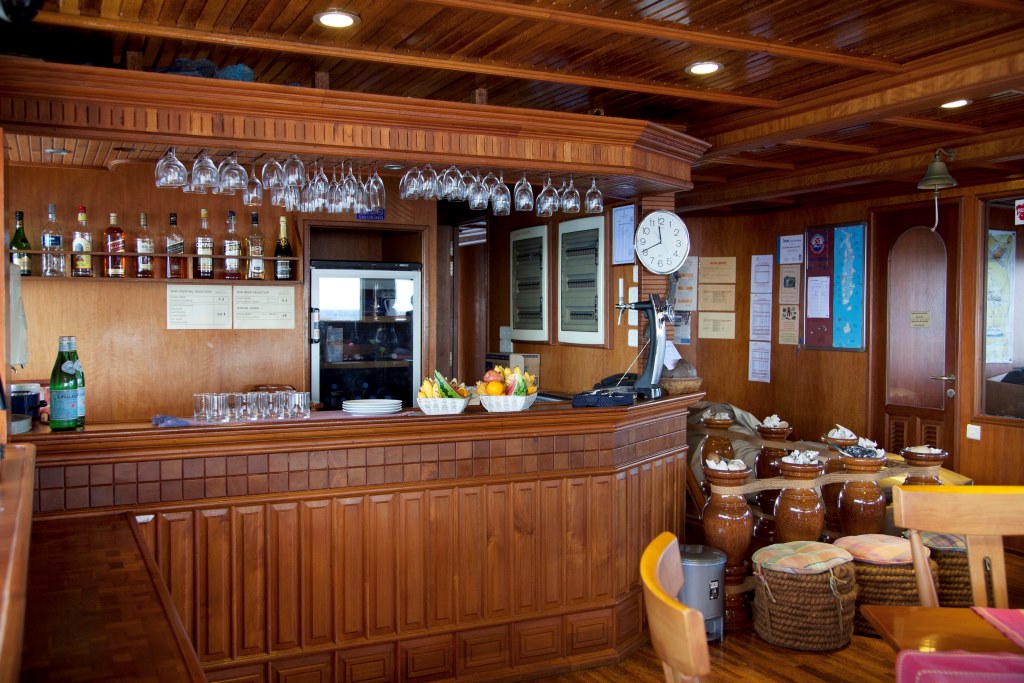 CONTE MAX - Bar.jpg