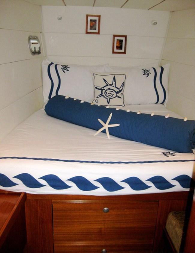 Cat AD ASTRA -  Guest Cabin 2.jpg
