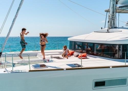 Cat FREEDOM -  Fun on charter.jpg