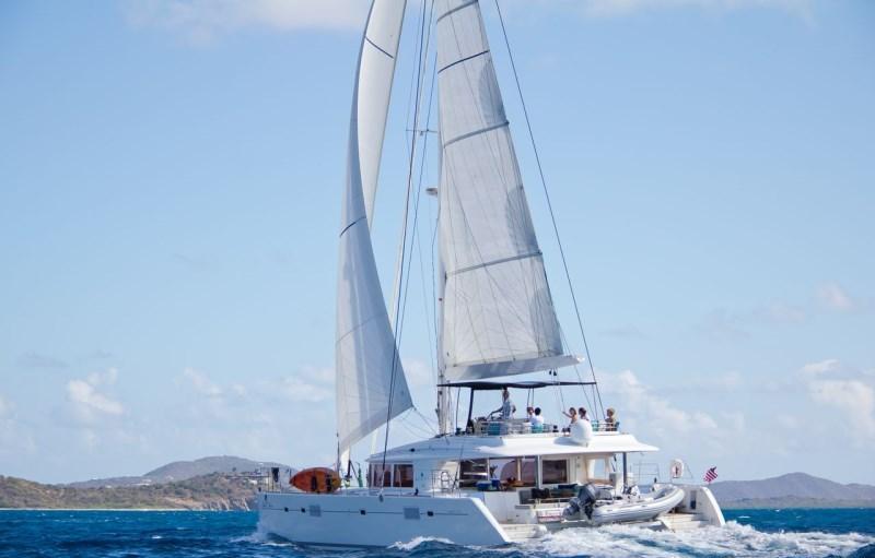 Catamaran BLUE MOON -  Main.jpg