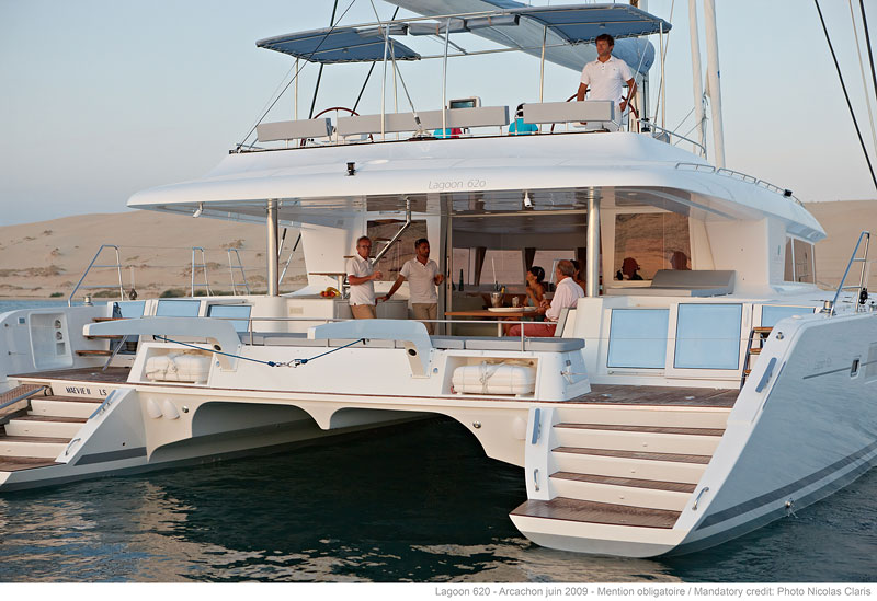 Catamaran DRAGON - Aft View.jpg