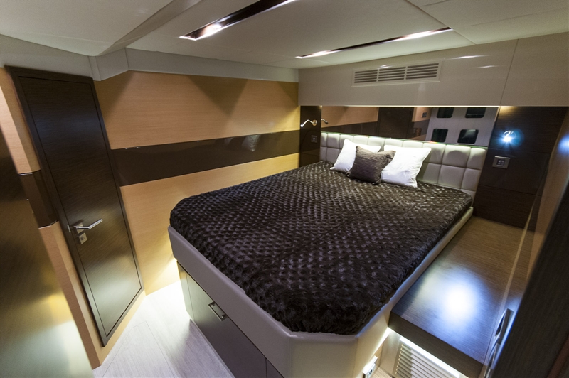 Catamaran EWHALA -  Guest Cabin 2.jpg
