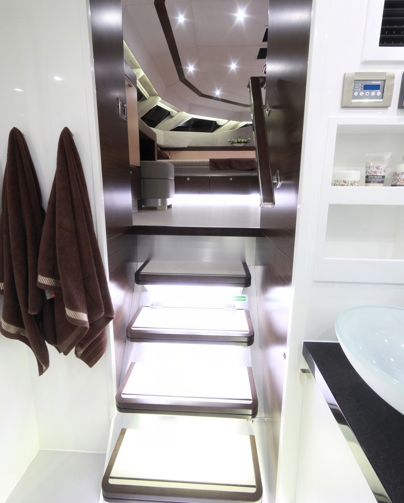 Catamaran FOREVER -  Guest Ensuite 2.jpg