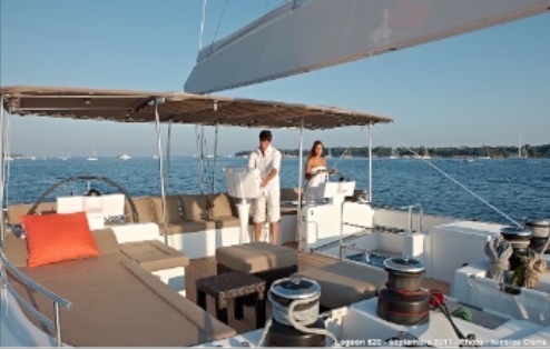 Catamaran Firefly -  Flybridge.jpg