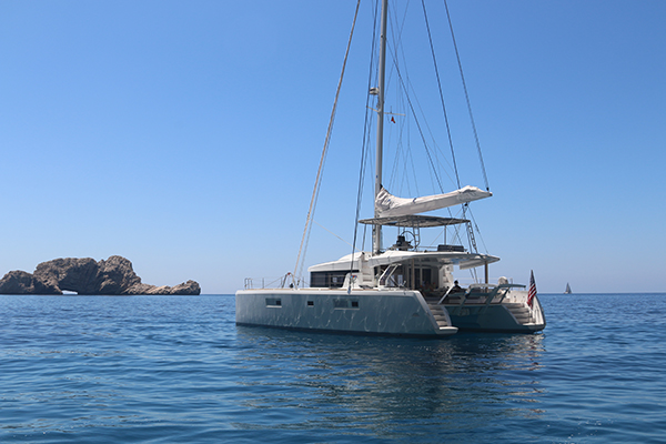 Catamaran LOTUS - At Anchor.jpg