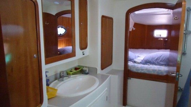 Catamaran MANZY -  Cabin and Sink.jpg