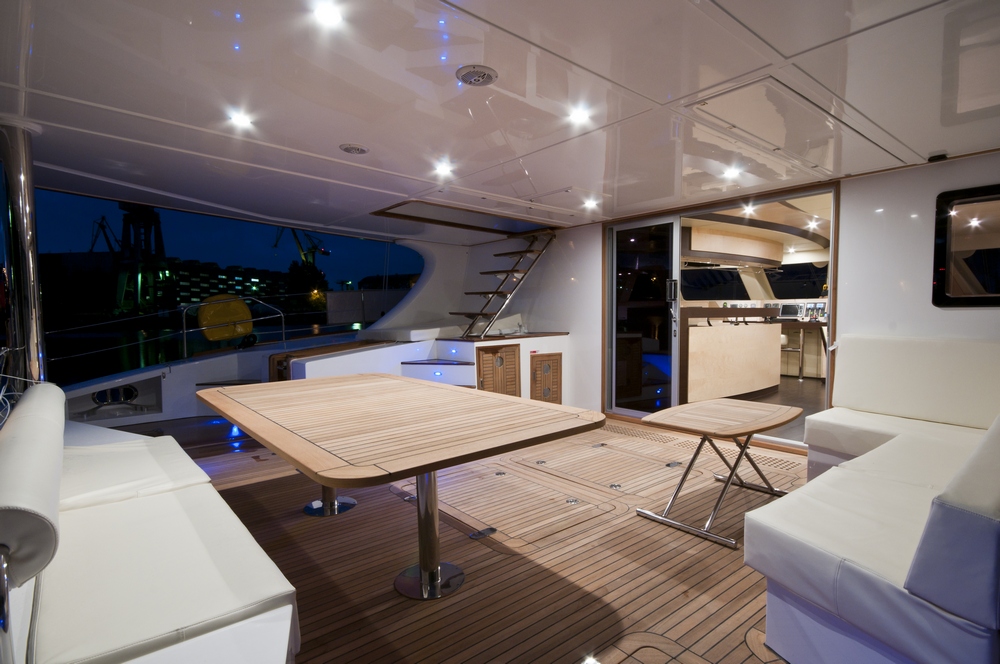 Catamaran MUSE -  Cockpit 2.jpg