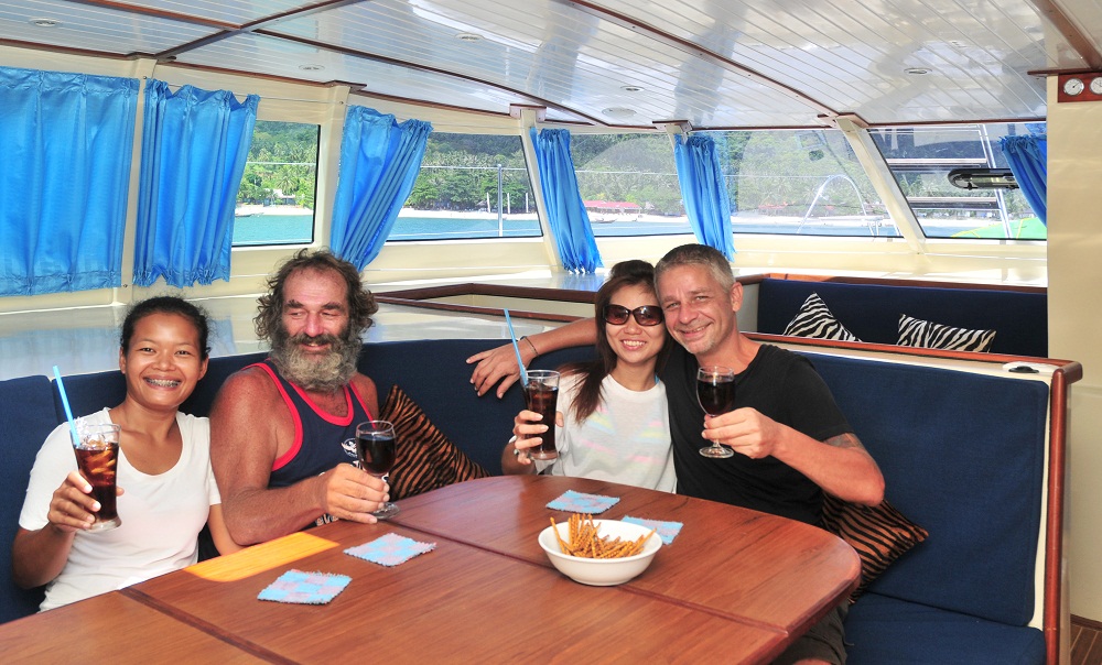 Catamaran NAUTINESS II  -  Relaxing on charter.jpg