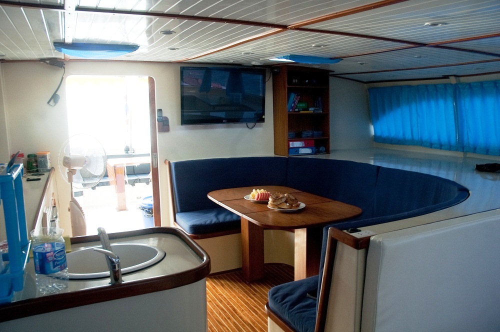 Catamaran NAUTINESS II  -  Salon looking Aft.jpg