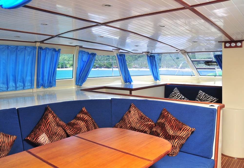 Catamaran NAUTINESS II  -  Salon.jpg
