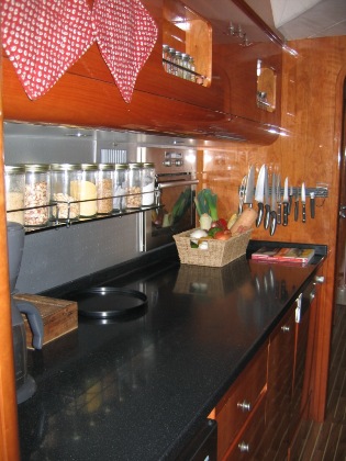 Catamaran SAGAPONACK -  Galley.jpg