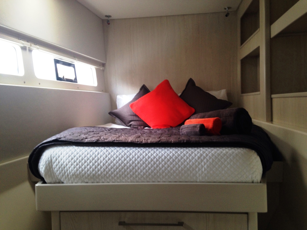 Catamaran SOMETHING WONDERFUL - Guest Cabin 2.jpg