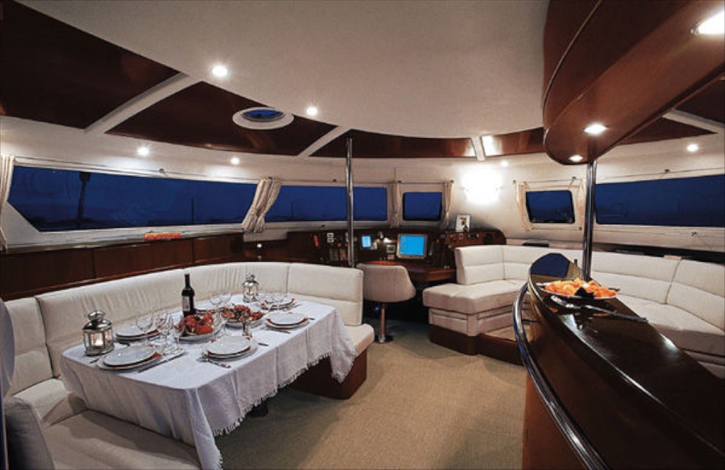 Catamaran WHALE - 008.jpg