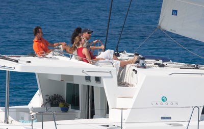 Catamaran WHISPERS -  Flybridge.jpg